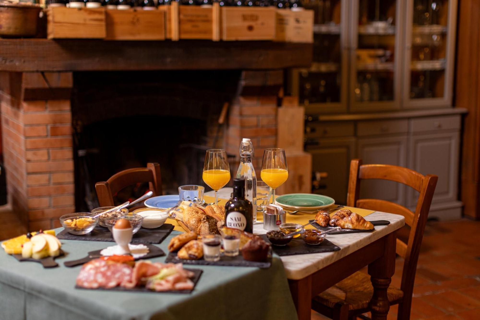 Borgo Medievale San Quirico D'Orcia B&B - Capitano Collection - Albergo Diffuso エクステリア 写真